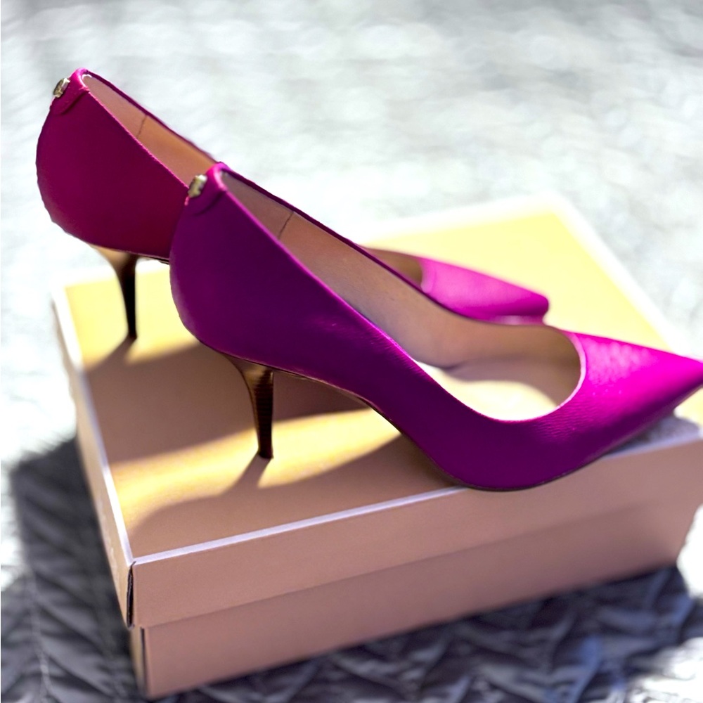 Michael Kors Fuschia heels size 7M